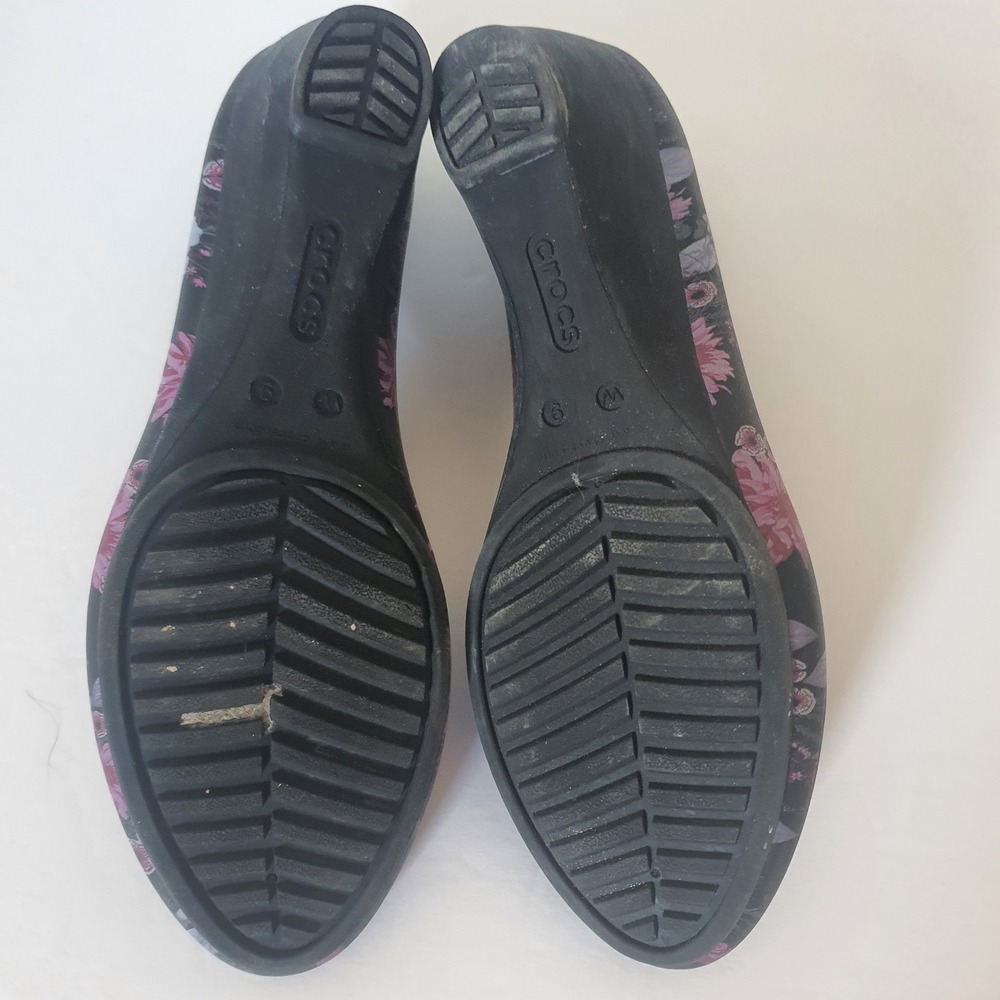 Crocs Lina Floral Wedge Pumps Black Pink Purple Flowers Womens Size 9 Slip On - Picture 5 of 8